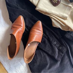 Classy Fall Universal Treads comfy size 7 1/2 burnt orange loafers 👞 mules